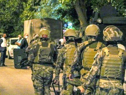 Sondereinheit der türkischen Polizei rückt an