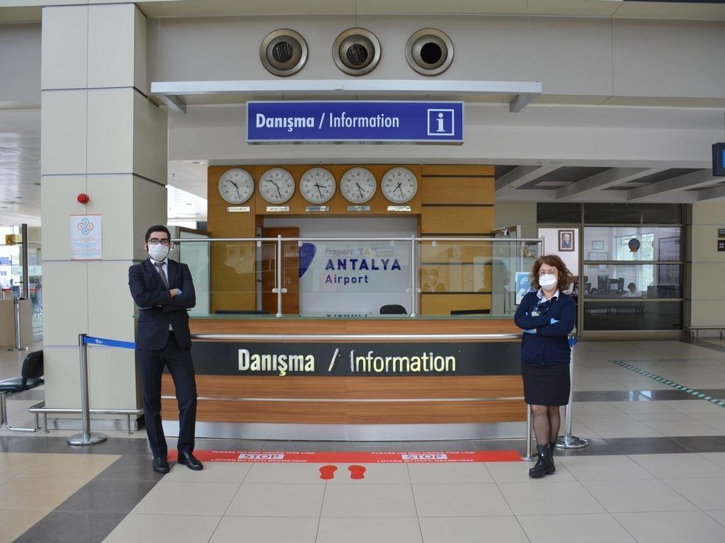 Informationsschalter am Flughafen Antalya
