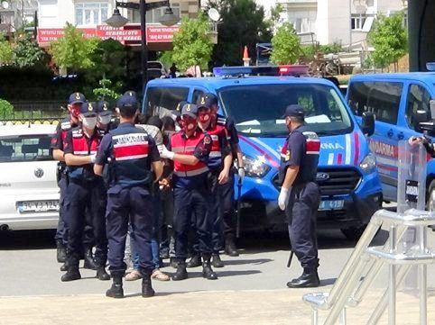 Beamte und Fahrzeuge der türkischen Jandarma