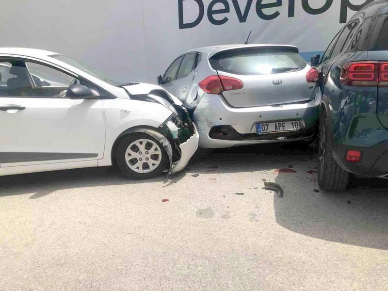 2024-08-Antalya-Ganz-schlecht-eingeparkt